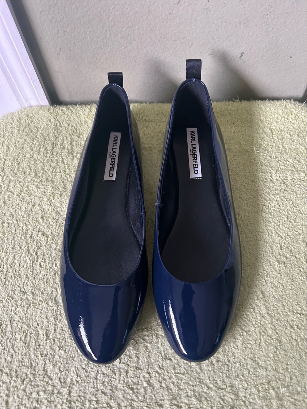 NWOT Karl Lagerfeld Vada Patent Navy Ballet Flats Sz 10